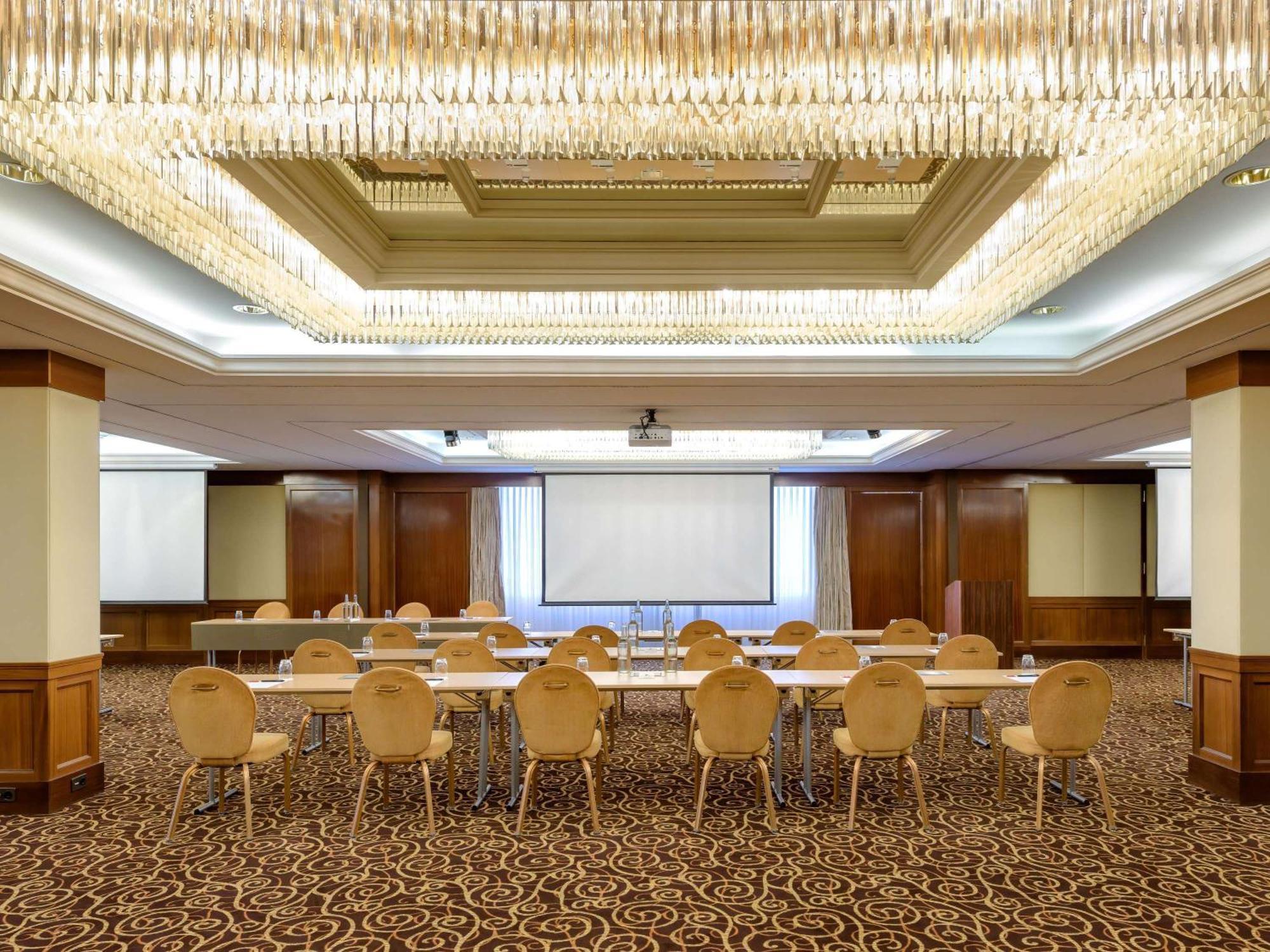 Moevenpick Hotel Geneva Meyrin Exterior foto