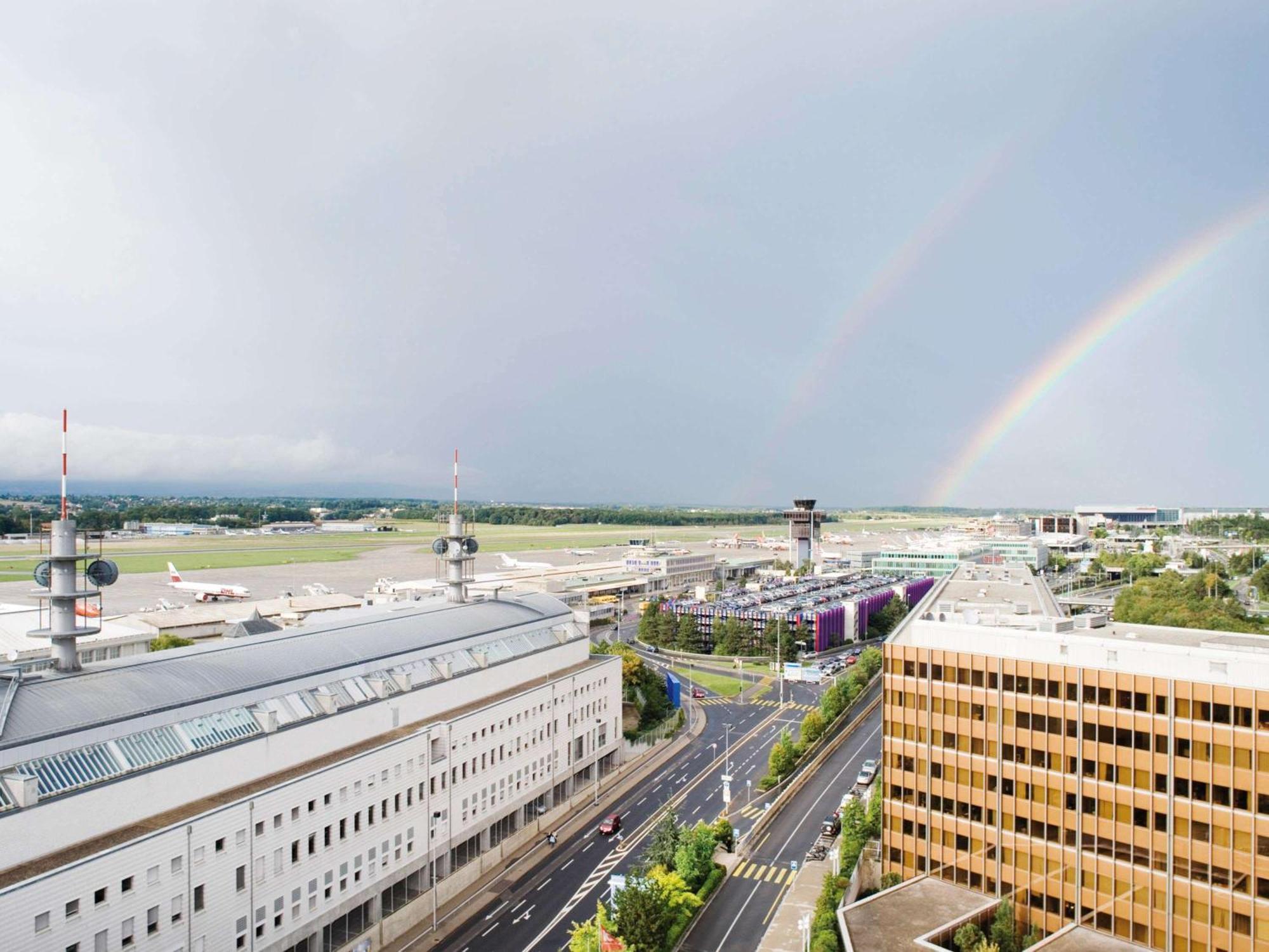 Moevenpick Hotel Geneva Meyrin Exterior foto